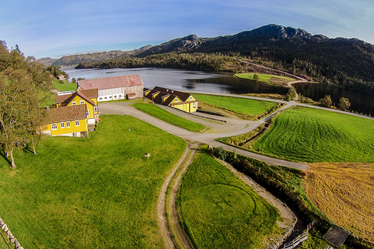 Røysland Gaard dronefoto